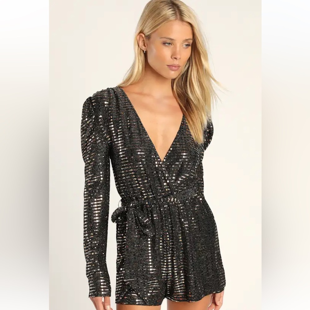 Lulus Bettie Black Metallic Gold Squares/Circles Pattern Sparkly Romper NWOT M